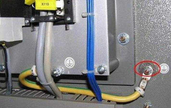為什么所有的電路板插件機(jī)都要裝接地線(xiàn)呢？